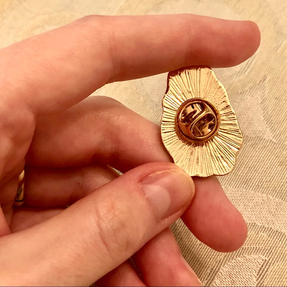๐ Little Lady Pin ๐ - Picture 3 of 5